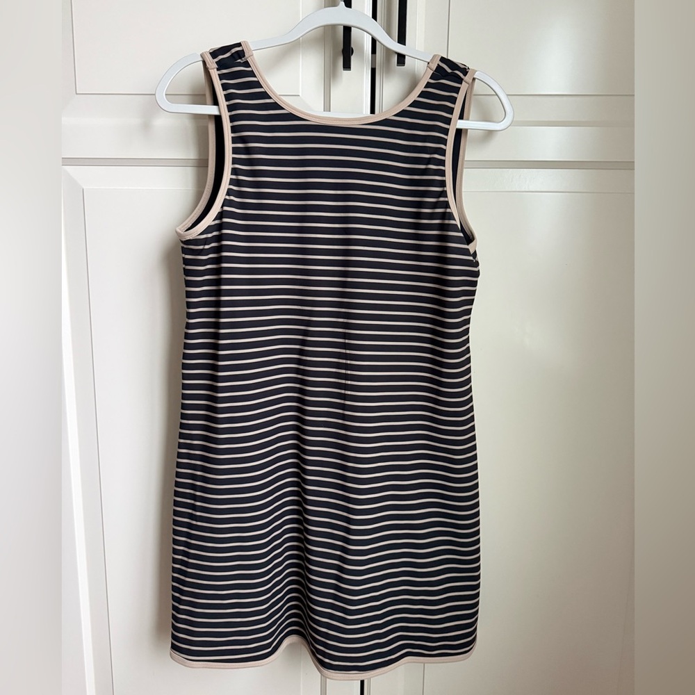 Excellent Condition Abercrombie Athletic Dress. Black and Tan Striped. Size L.
